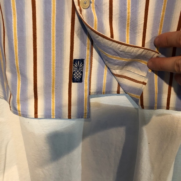 All silk, heavy weight Tommy Bahama button down - Picture 3 of 7